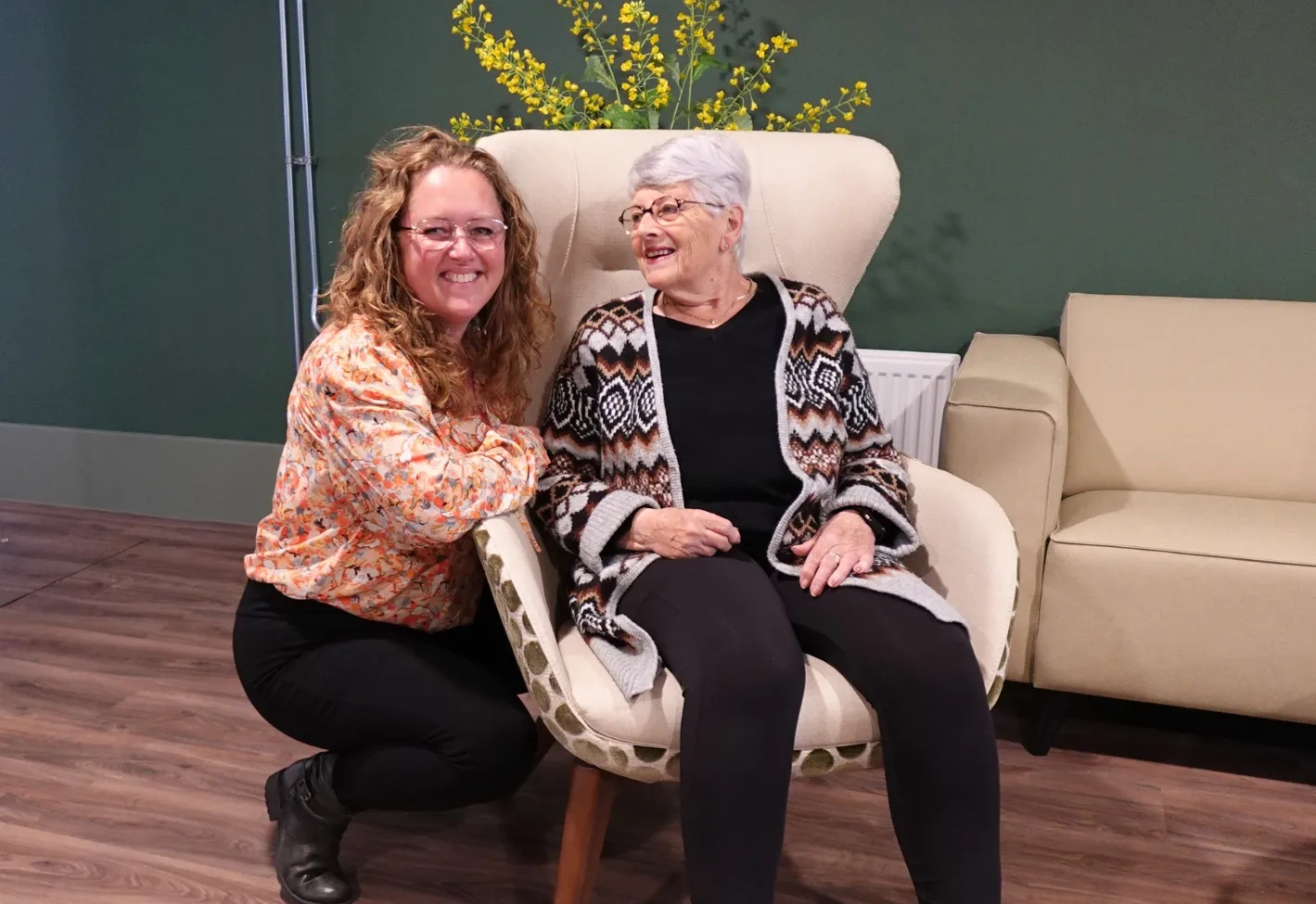 Naaste Angeliek met haar moeder